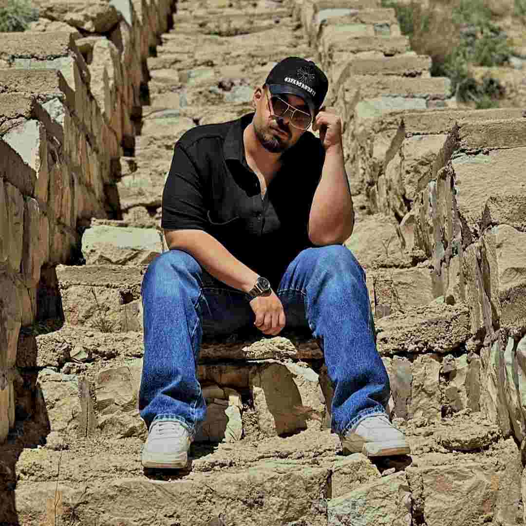 دانلود اهنگ شاهان هیچی دیگه حال نمیده دست و بالم